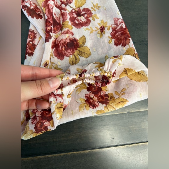 Express Floral Print Puff Sleeve Top and Cropped Bodycon Set - Picture 8 of 16